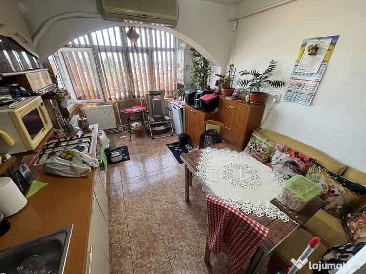 Apartament cu 2 camere decomandat în
