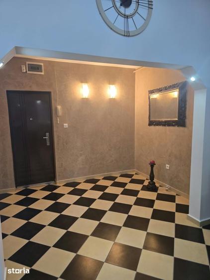 Apartament cu 4 camere în Micro 17