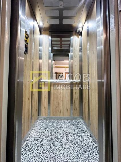 Apartament cu 4 camere decomandat în 9 Mai