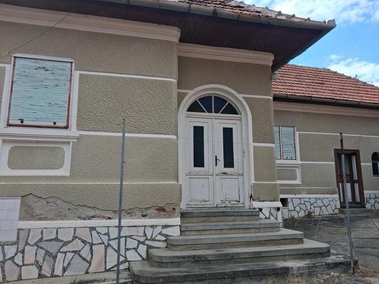 Casă cu 3 camere cu Teren 900 Mp în Poiana Sibiului