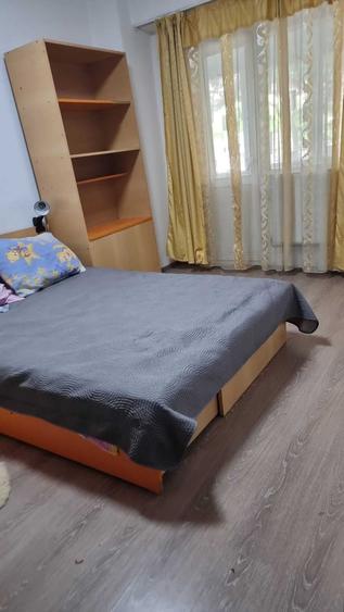 Apartament cu 3 camere decomandat în Ferentari