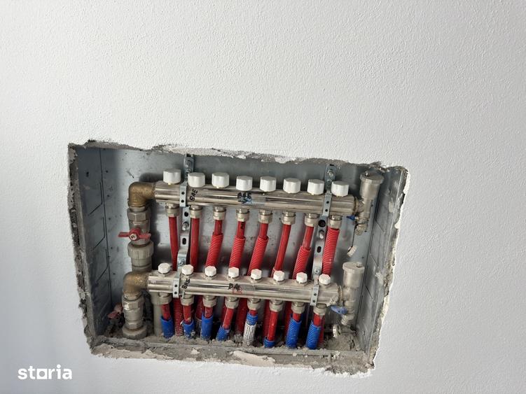 Casă cu 6 camere cu Teren 2147 Mp în Cetățeni
