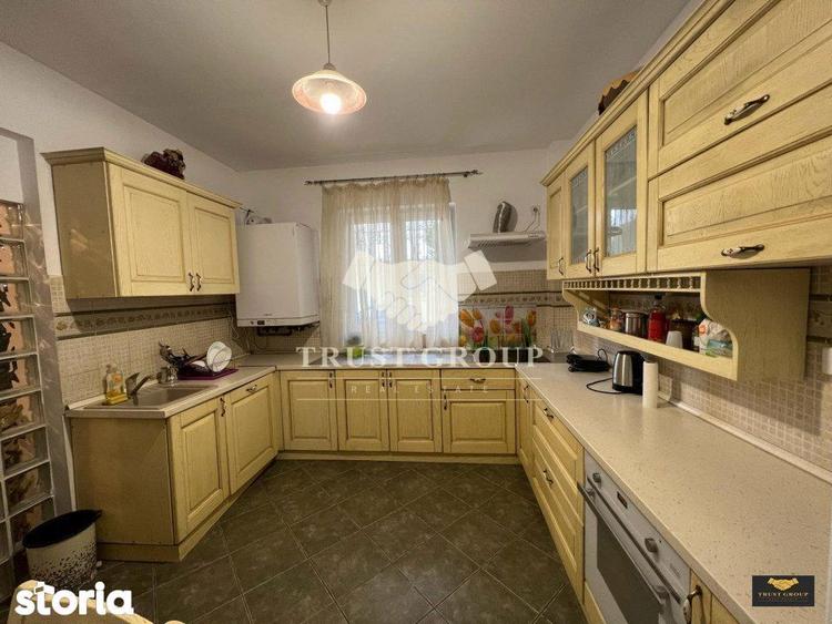 Casă cu 5 camere cu Teren 190 Mp în Herăstrău