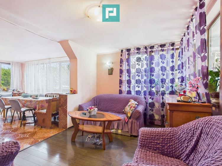 Casă individuală cu 7 camere cu Canalizare în Săcălaz