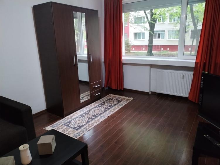 Garsonieră decomandată în Berceni