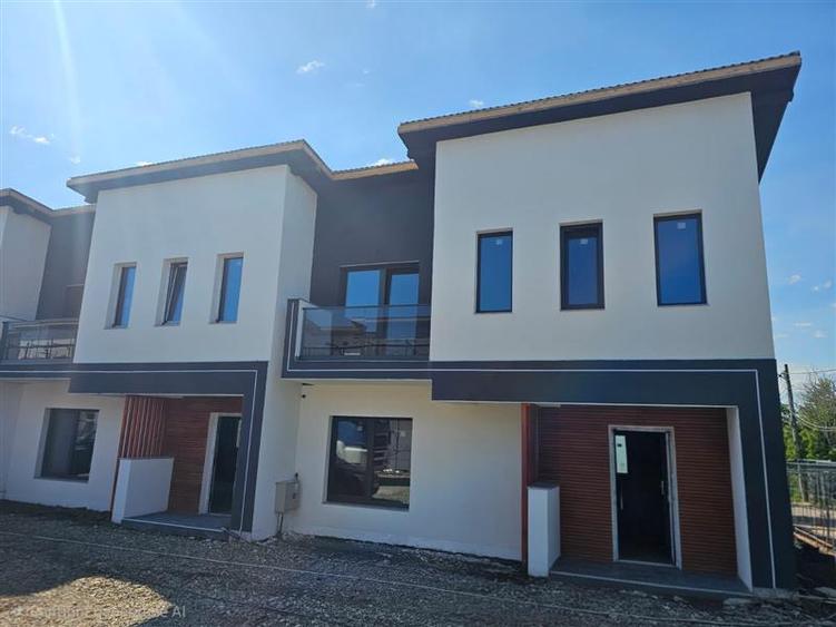 Case insiruite , 4 camere , P+1E - central in Valea Lupului - 1