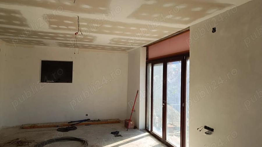 Casă cu 5 camere în Câmpinița