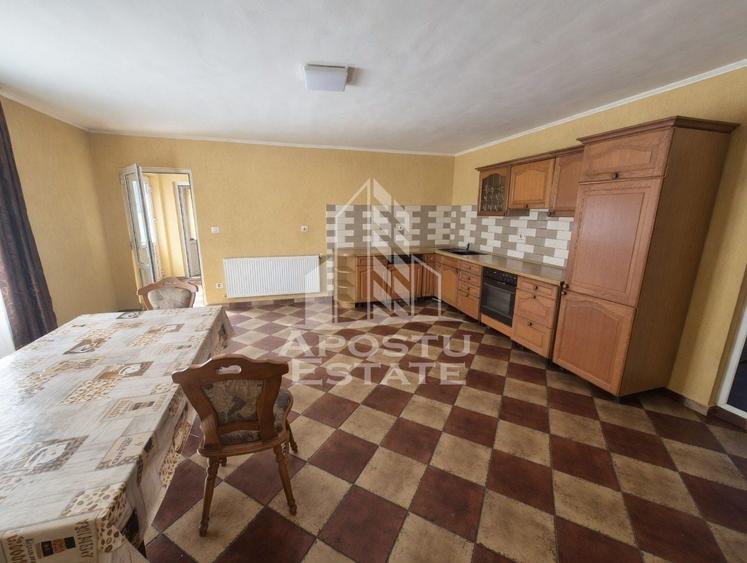 Casă individuală cu 5 camere cu Canalizare în Nord-Vest