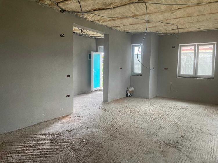 Casă cu 4 camere în Cihei