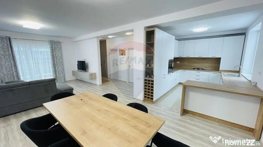 Casă cu 4 camere cu Teren 297 Mp în Cristian