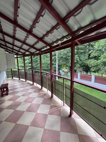 Casă cu Teren 1153 Mp în Solca