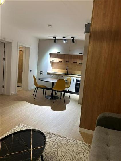 Apartament cu 2 camere decomandat, mobilat în Poiana Brașov