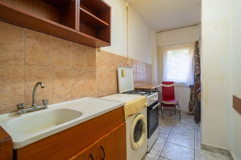Garsonieră decomandată, mobilată în UTA
