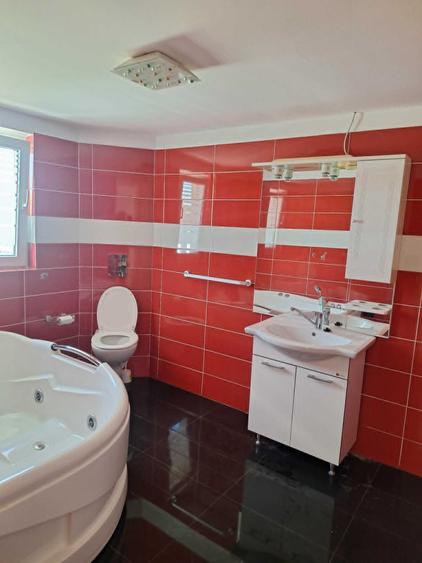 Casă cu 4 camere în Bogonos
