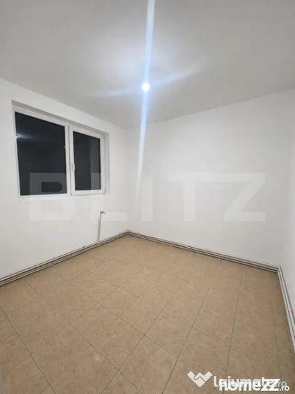 Apartament/Spatiu comercial pentru Amanet/Frizerie/Salon -Ac - 1