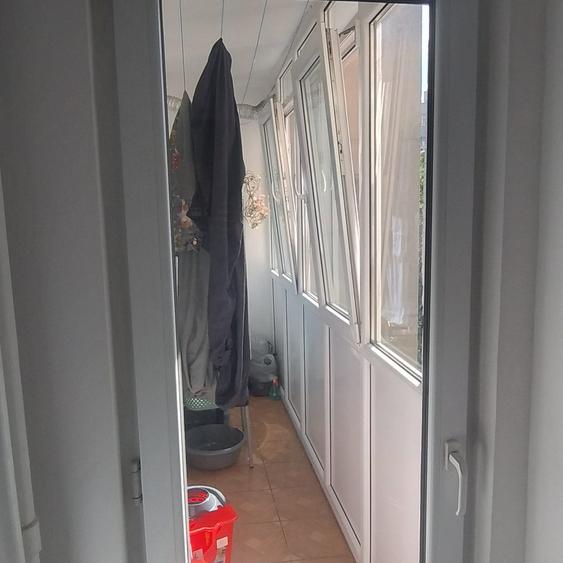 Apartament cu 3 camere decomandat în Tineretului
