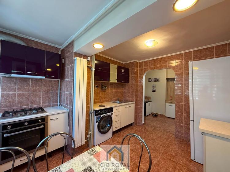 Apartament cu 3 camere semidecomandat în Câmpia Libertății