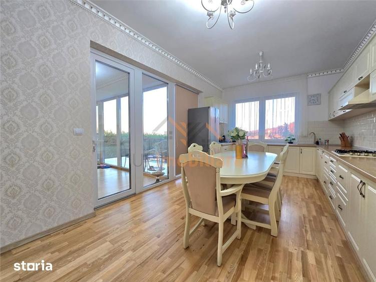 Casă cu 7 camere decomandat cu Teren 1102 Mp în Oncea