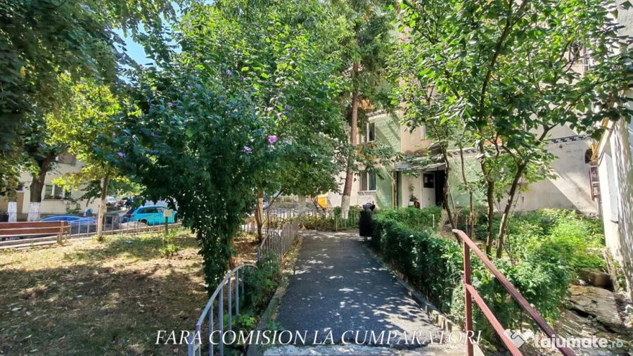 Apartament cu 2 camere semidecomandat în Petrișor
