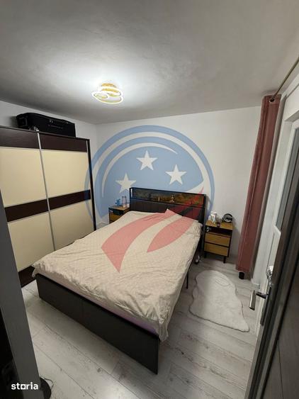 Apartament cu 2 camere semidecomandat în Craiovița Nouă