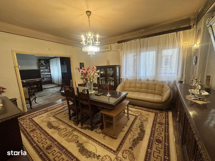 Apartament cu 4 camere, mobilat în Central