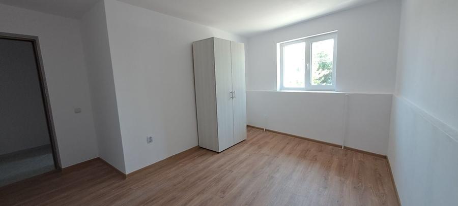 Apartament cu 3 camere decomandat în Periș