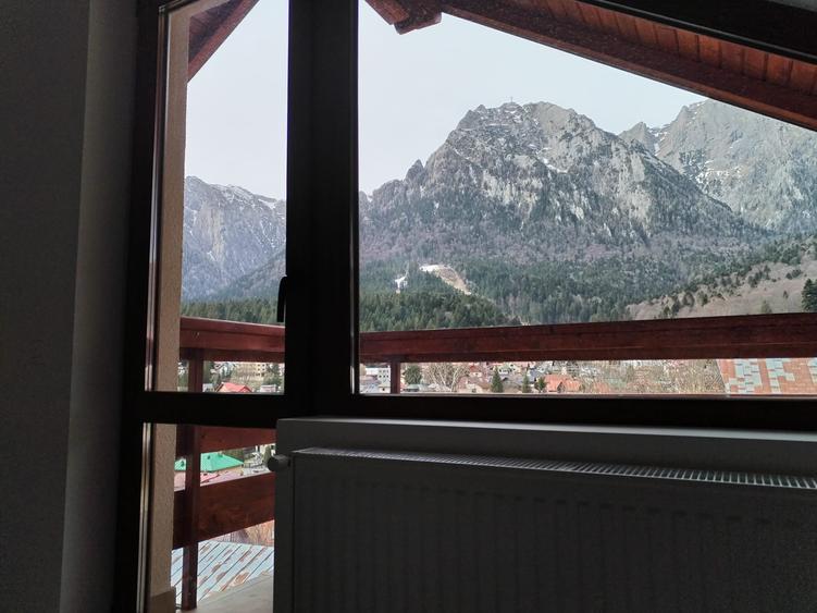 Apartament cu 2 camere semidecomandat, mobilat în Valea Alba