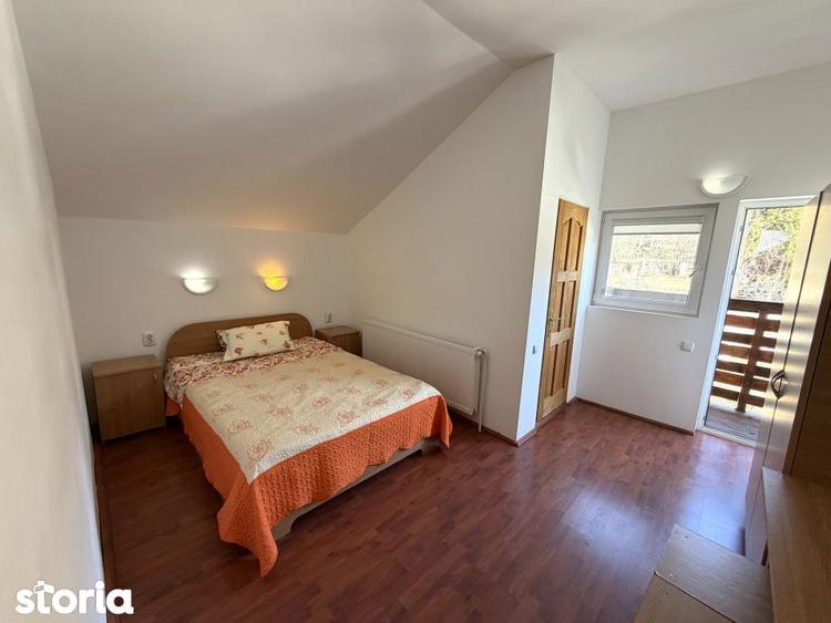 Casă cu 9 camere cu Teren 515 Mp în Central