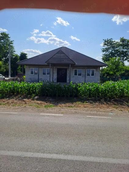 Casă cu 2 camere în Mereni