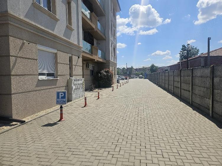 Teren de 3906 mp, în Ficătar