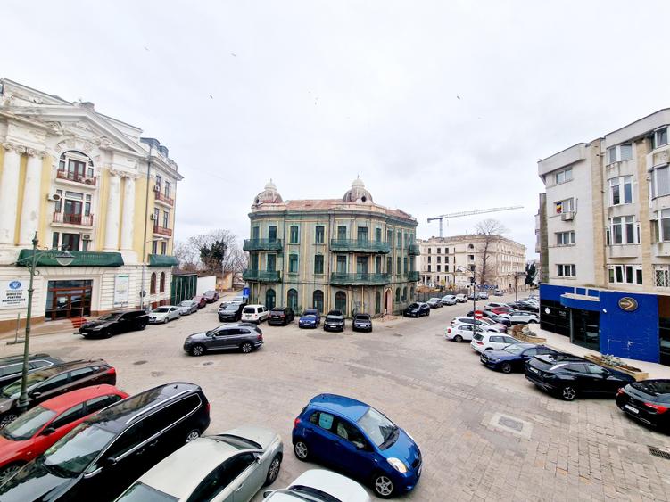 Birou, de 81 mp, în P-ța Ovidiu