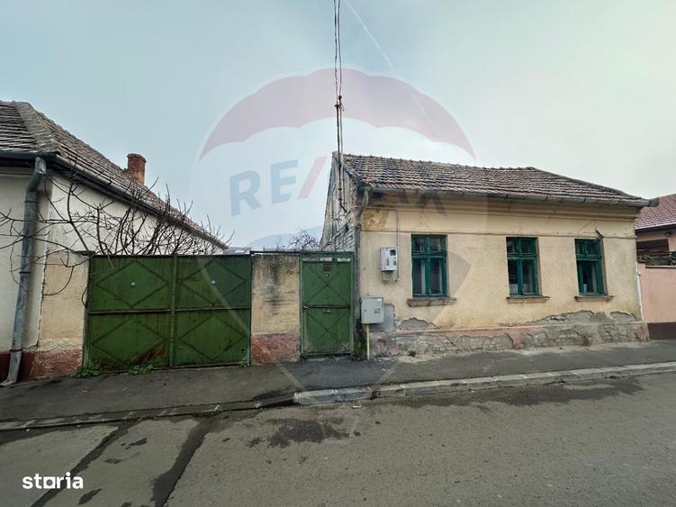 Casă cu 4 camere în Bârzești