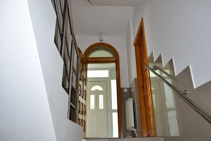 Spațiu comercial, de 903.46002197266 mp, în Bucium