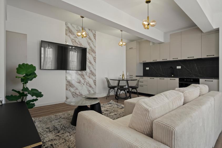 Penthouse cu 3 camere decomandat în Prelungirea Ghencea