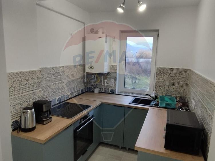 Apartament cu 2 camere decomandat, mobilat în Republicii