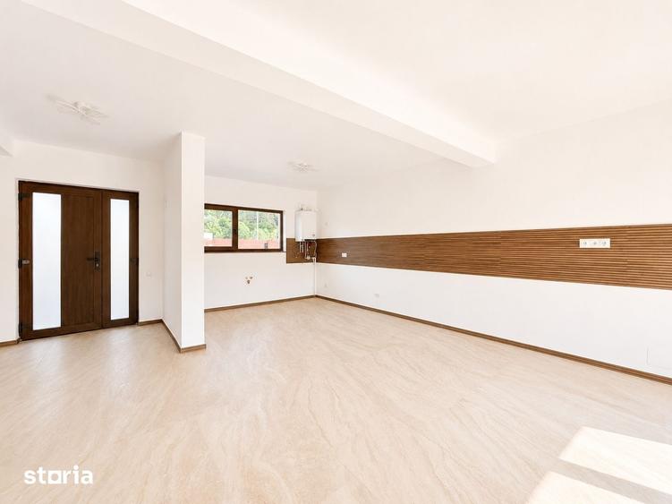 Casă cu 4 camere cu Teren 400 Mp în Luna