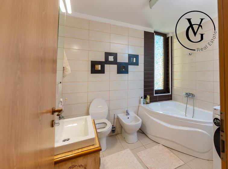 Casă individuală cu 5 camere cu Teren 427 Mp în Corbeanca