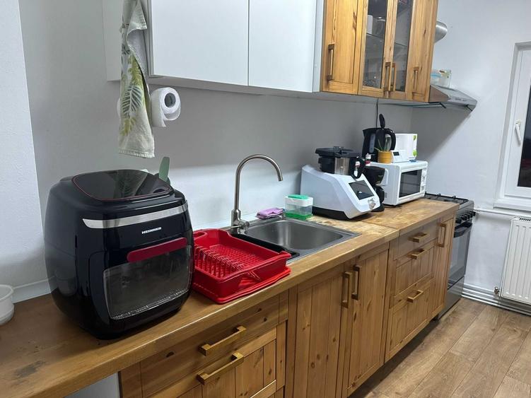 Apartament cu 3 camere nedecomandat în Mărăști