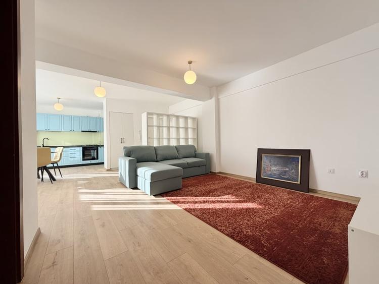 Apartament cu 2 camere semidecomandat, mobilat în Mărăști
