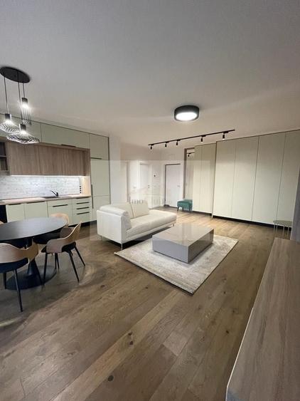 Apartament cu 2 camere semidecomandat, mobilat în Semicentral