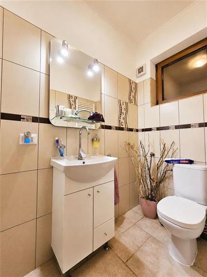 Casă individuală cu 5 camere cu Teren 482 Mp în Sisești