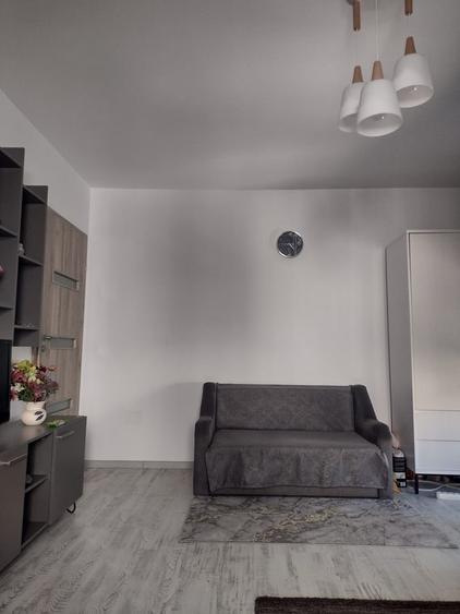 Apartament cu 2 camere decomandat în Titan