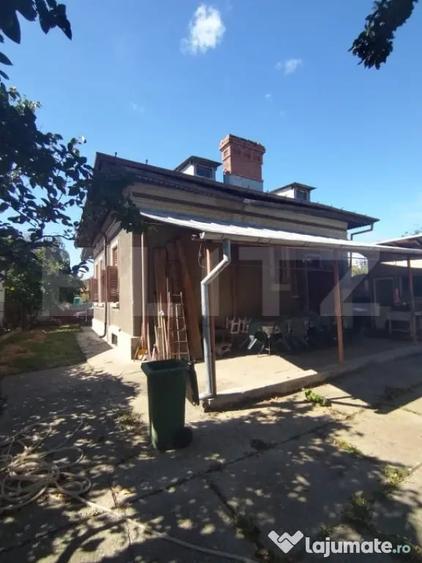 Casă cu 4 camere cu Teren 740 Mp în Cetate