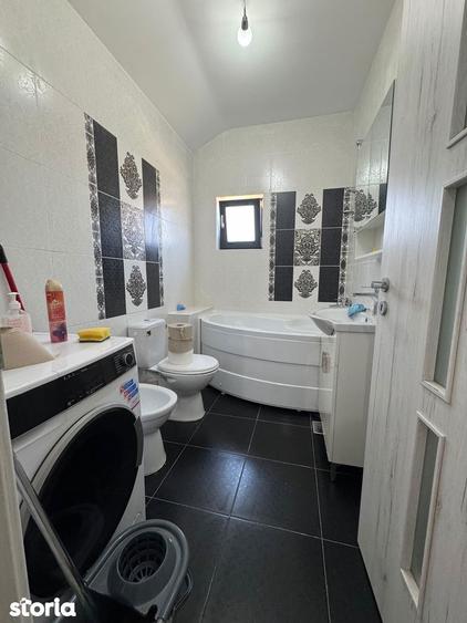 Apartament cu 3 camere, mobilat în Central
