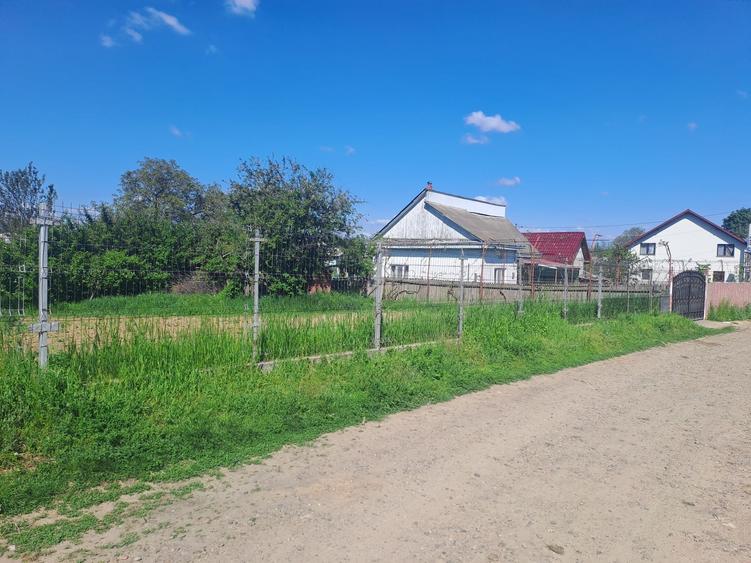 Casă cu 3 camere cu Teren 70 Mp în Valea Seacă