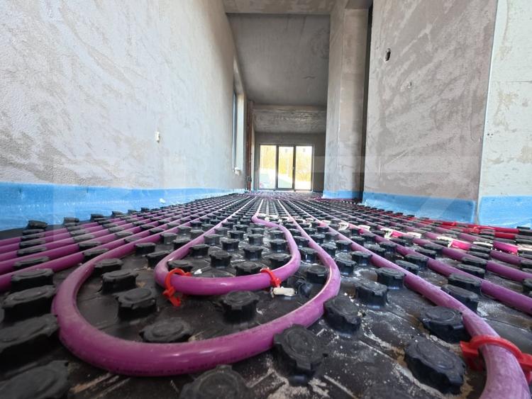 Duplex cu 4 camere cu Canalizare în Corunca