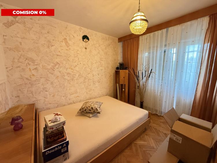 Apartament cu 3 camere decomandat, mobilat în Girocului