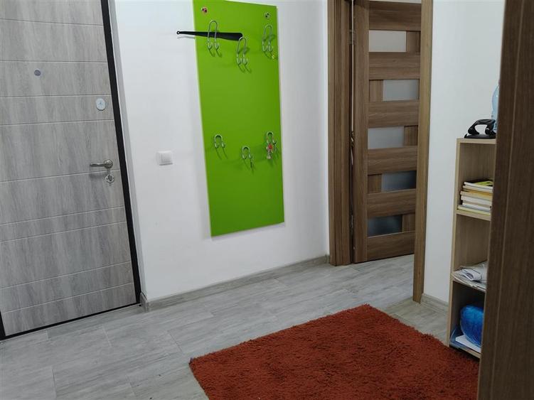 Apartament cu 2 camere semidecomandat în Școlilor