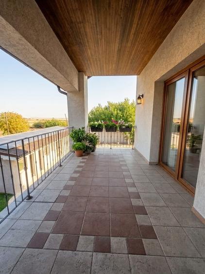 Casă cu 5 camere cu Piscina în Săcălaz