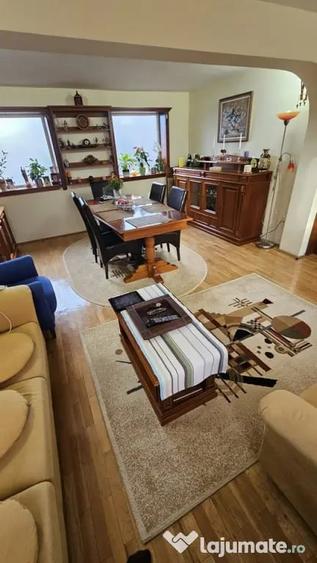 Casă cu 5 camere cu Teren 410 Mp în Mărășești